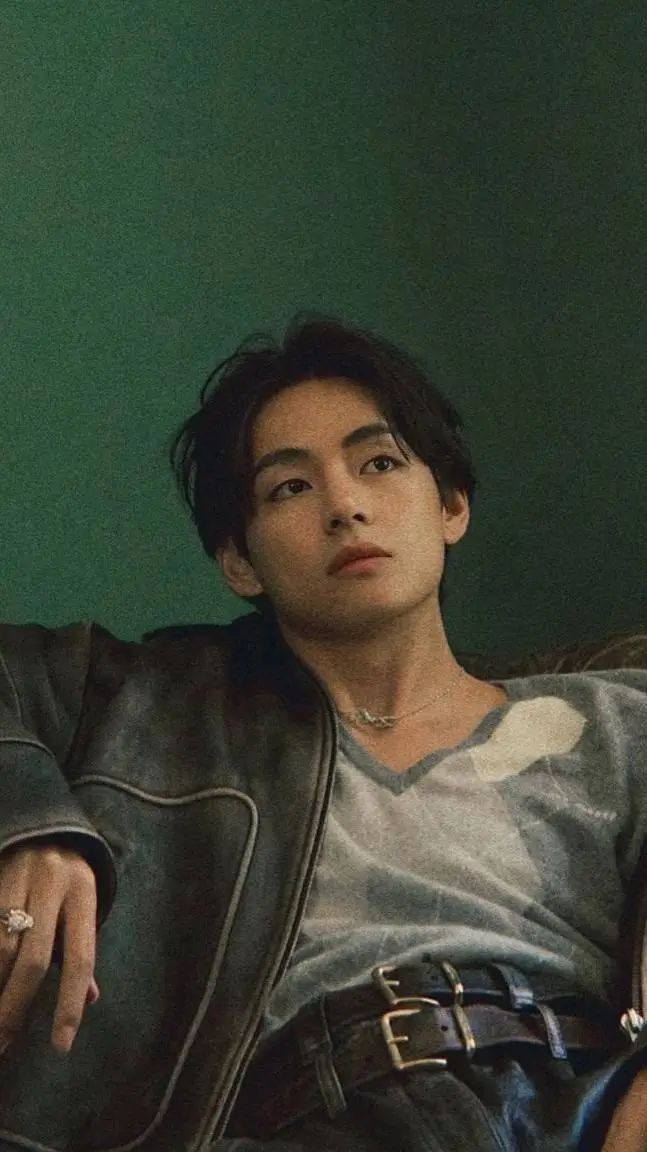 ai character: Kim Taehyung background