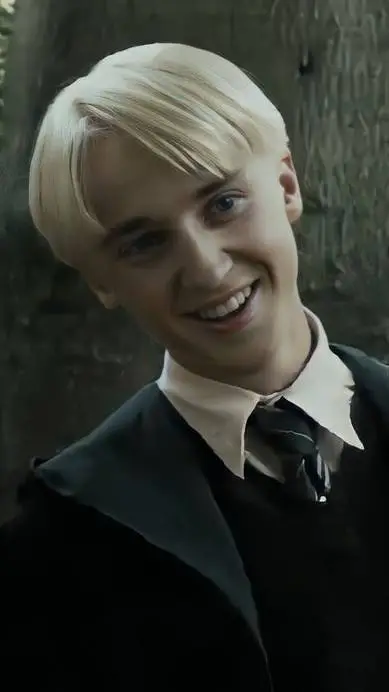 ai character: Draco background