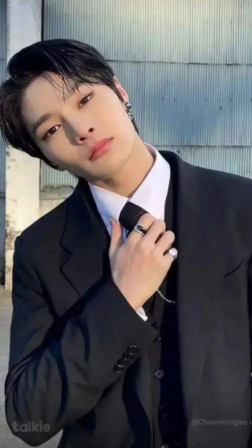 ai character: I.N(mafia)  background