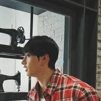 chat with ai character: bangchan 
