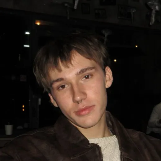 chat with ai character: LEO