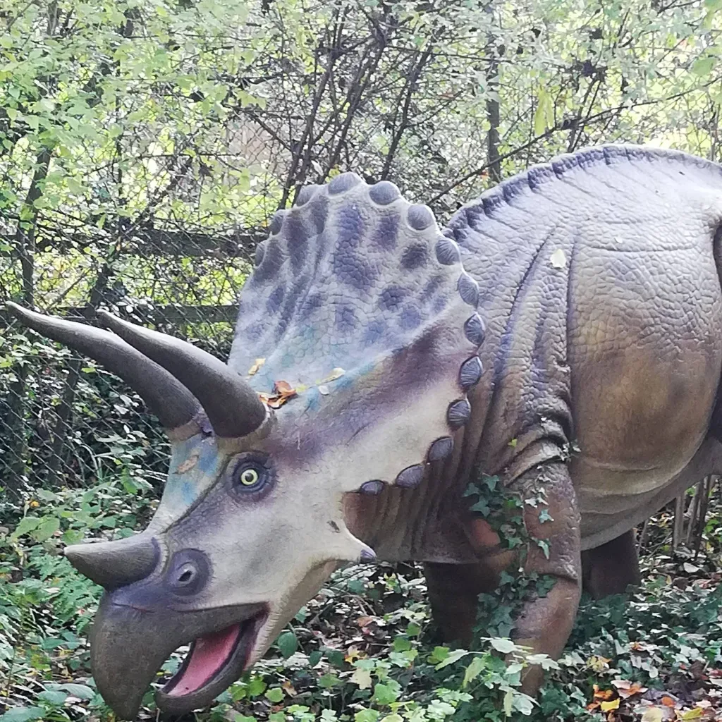 chat with ai character: Toro 