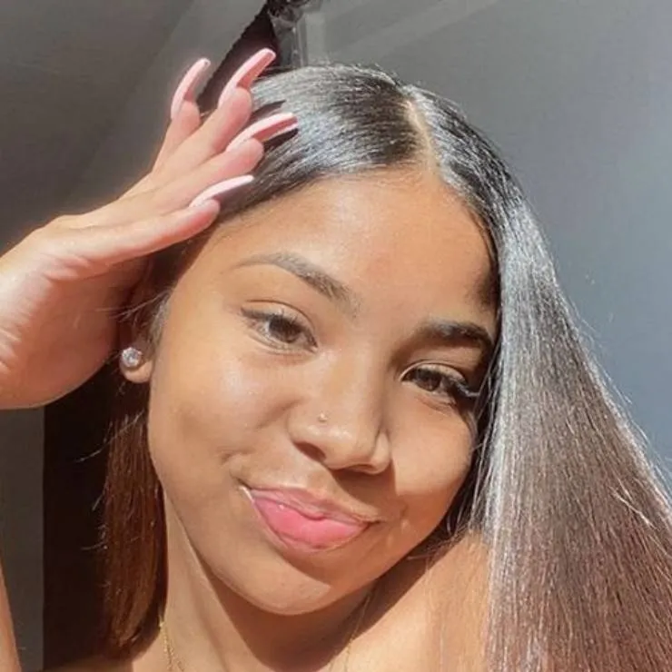 chat with ai character: Niya