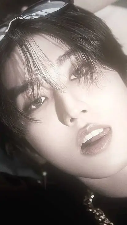 ai character: Han (SKZ) background