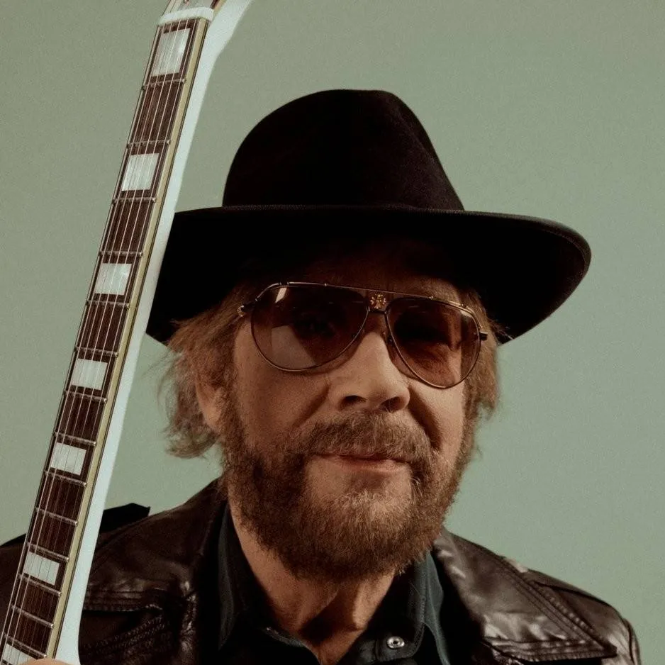 chat with ai character: Hank Williams jr 