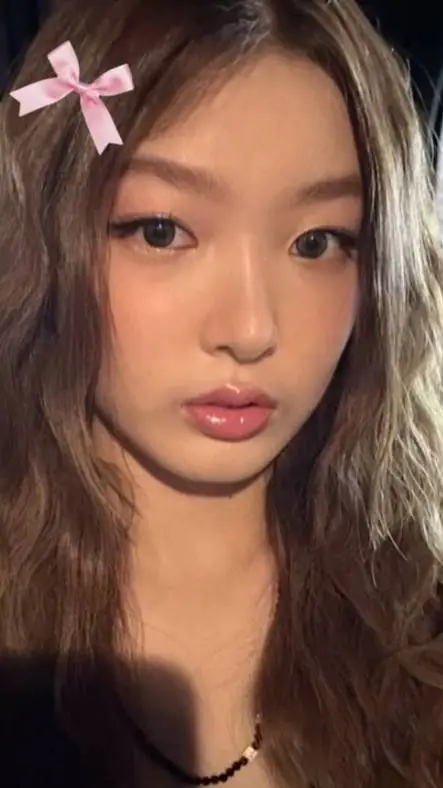 ai character: Yoonchae background