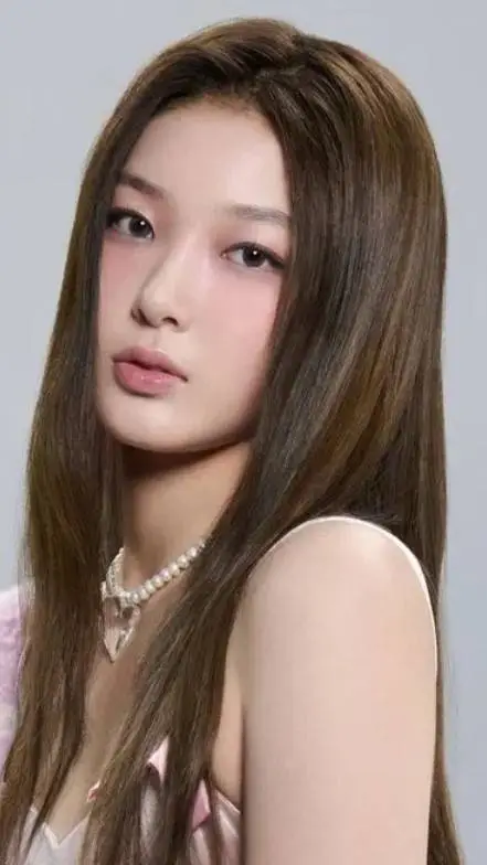 ai character: Yoonchae background