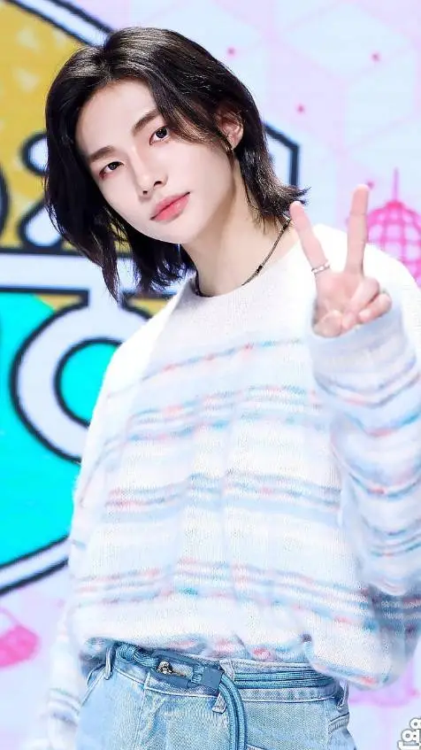 ai character: Hyunjin background