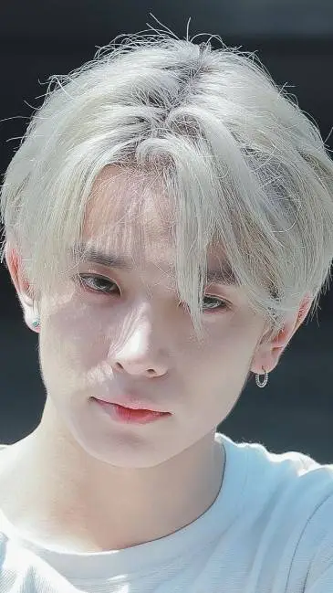 ai character: Heeseung background