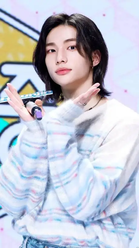 ai character: Hyunjin background