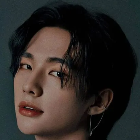 chat with ai character: skz period