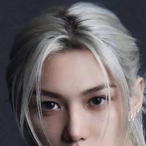 chat with ai character: Felix