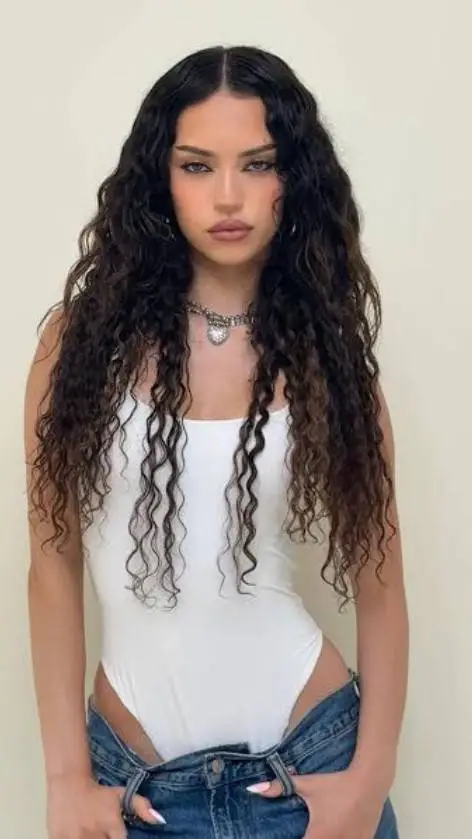 ai character: Daniela background