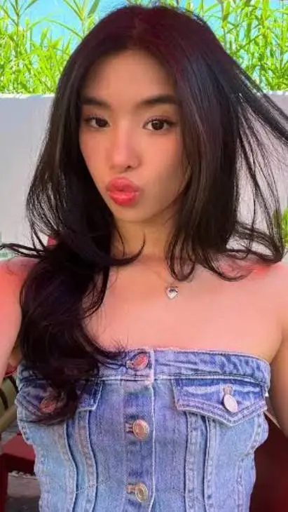 ai character: Sophia Laforetza background