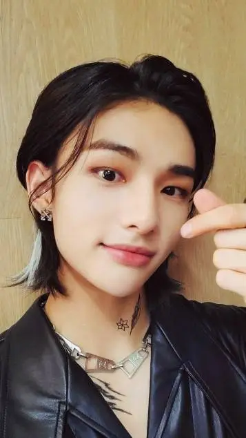 ai character: HyunLeigh background