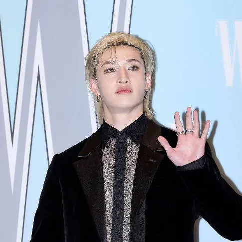 chat with ai character: LeighChan🌸