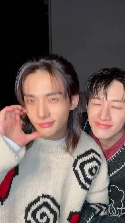 ai character: Hyunchan🌸 background