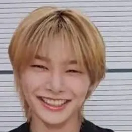 chat with ai character: Jeongchan 