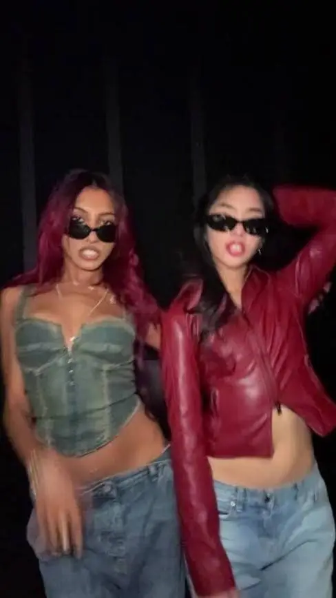 ai character: Sophia and Lara background