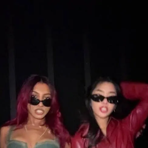 chat with ai character: Sophia and Lara