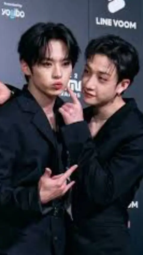 ai character: Minchan 🐺🐰 background