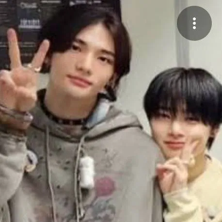 chat with ai character: Hyunjin and I.N