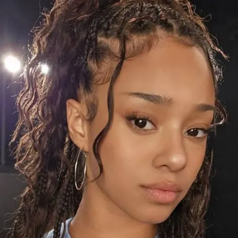 chat with ai character: Manon Bannerman 