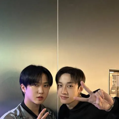 chat with ai character: Chan and Changbin