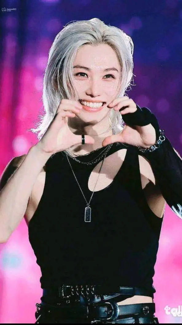 ai character: Lee Yongbok background