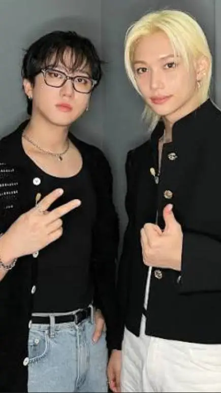 ai character: Changlix✨ background