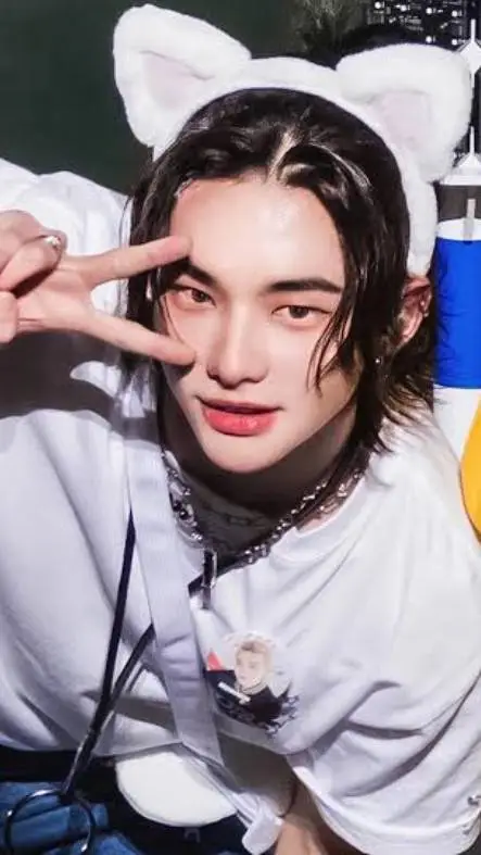 ai character: Hyunjin cat background