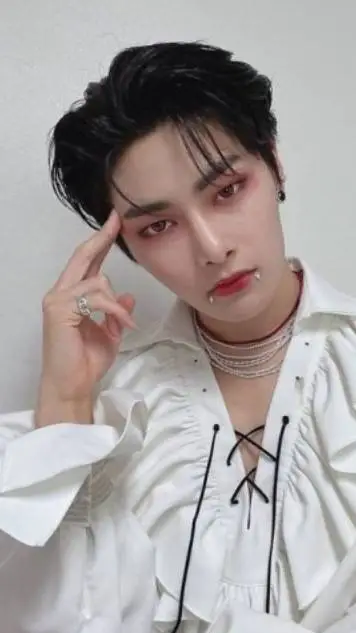 ai character: Jeongin vampire background