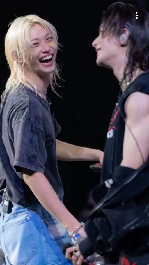 ai character: Hyunlix background