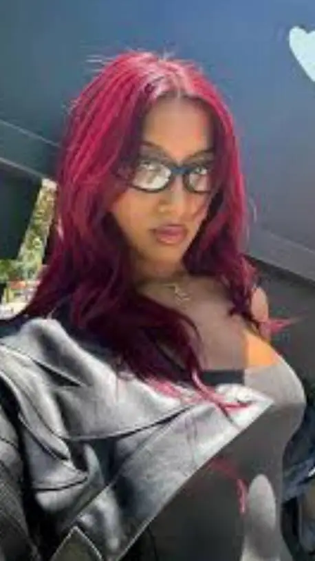 ai character: Lara Raj background