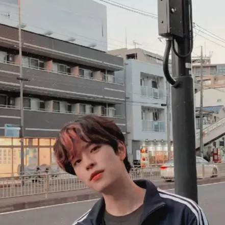 chat with ai character: Seungmin