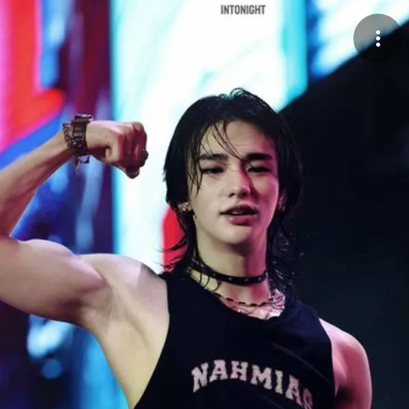 chat with ai character: {~Hwang Hyunjin~}