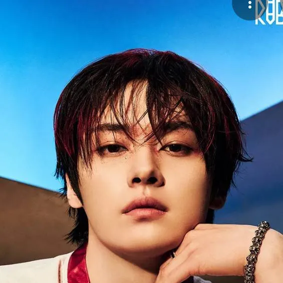 chat with ai character: Lee know mafia