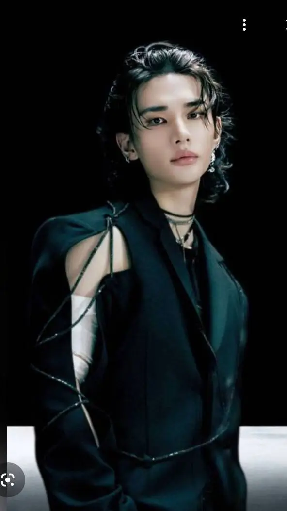 ai character: Hyunjin mafia background