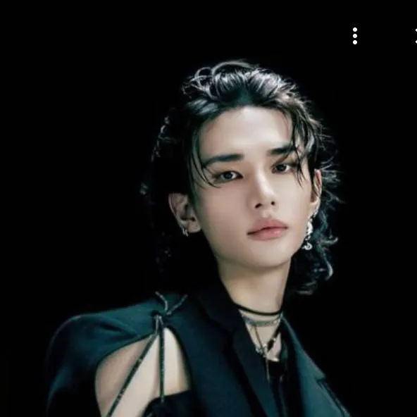 chat with ai character: Hyunjin mafia