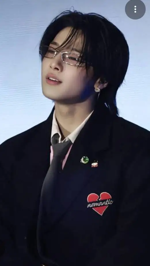 ai character: Jeongin mafia background