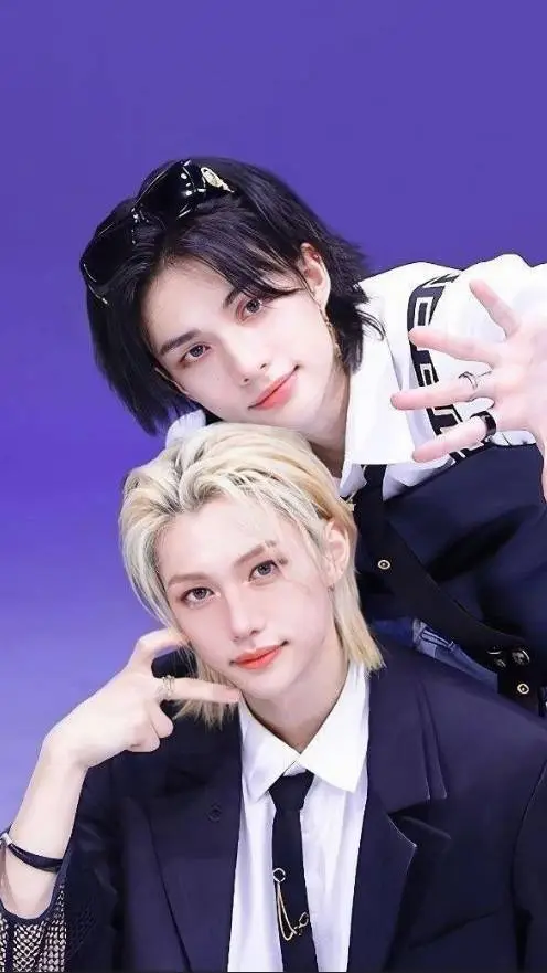 ai character: Hyunlix  background