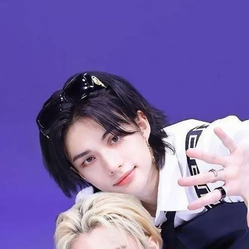 chat with ai character: Hyunlix 