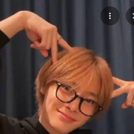 chat with ai character: Jeongin bday! 💖🦊