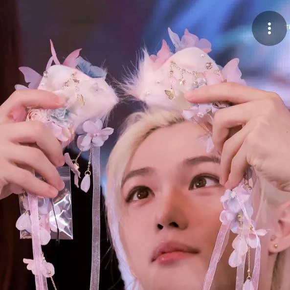 chat with ai character: ✨DrUnK StRaYkIdS✨