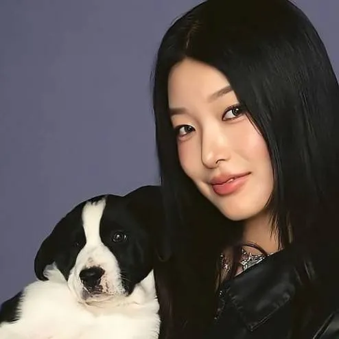 chat with ai character: Yoonchae and puppy