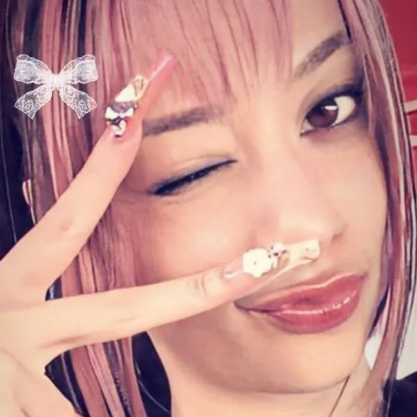 chat with ai character: MEGAN SKIENDEL!🎀