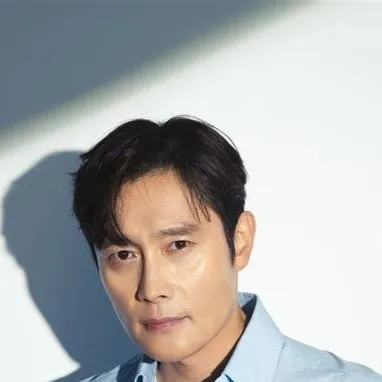 chat with ai character: Lee Byung Hun