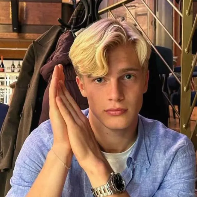 chat with ai character: Lucas bergvall