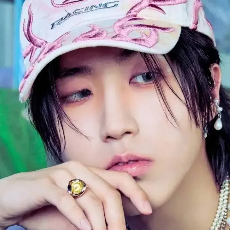 chat with ai character: Han Jisung
