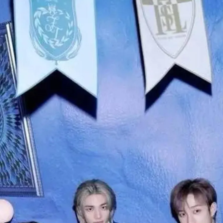 chat with ai character: HyunLix